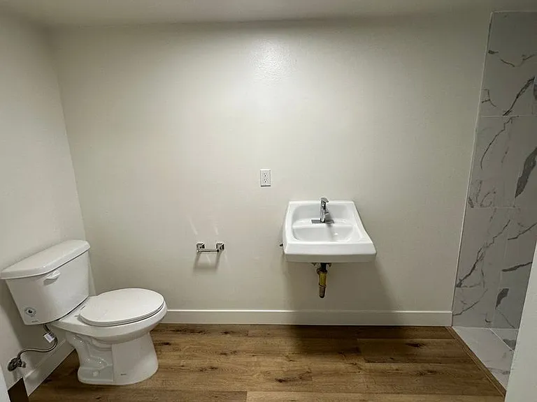 10914 S Main St #202 — Photo 19