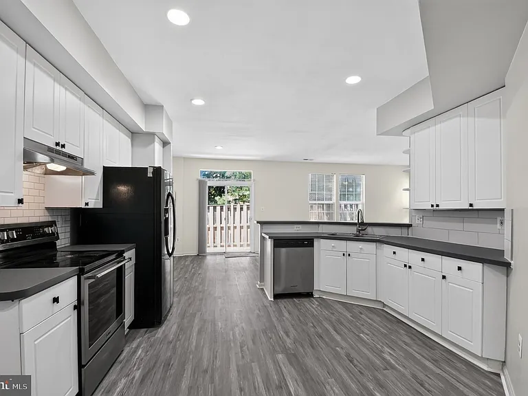 3975 Cressida Pl — Photo 10