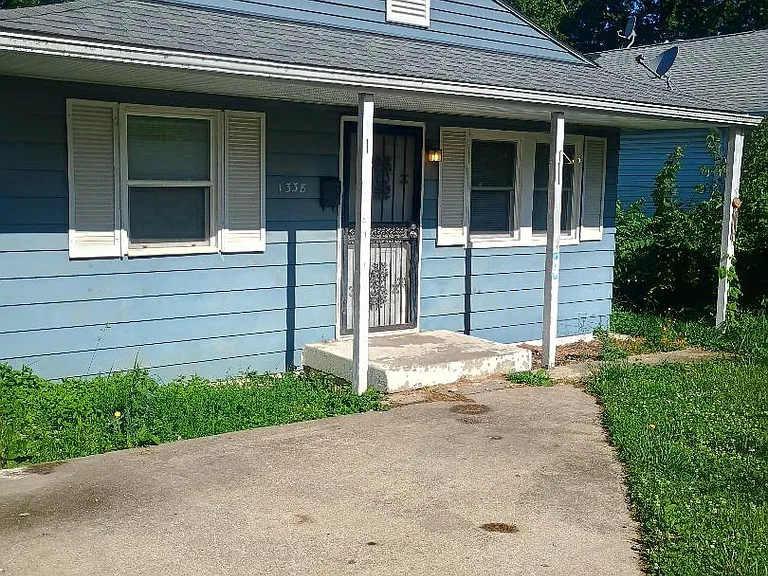 1338 S Pershing Ave — Photo 1
