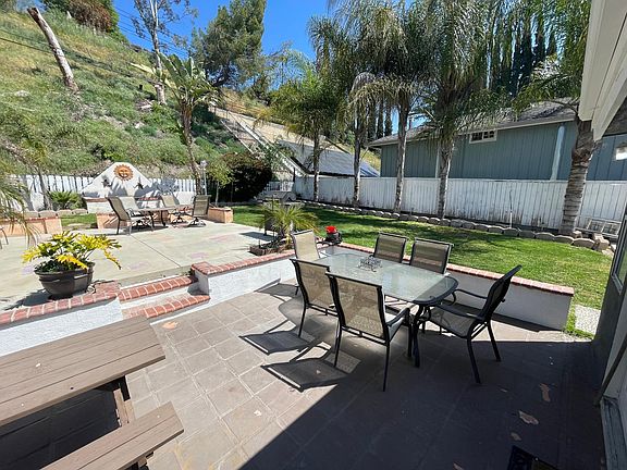 4th image of 22101 Parthenia St #1