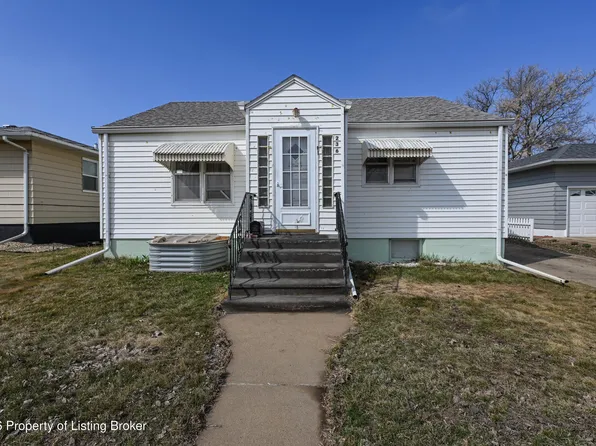 236 S Main Ave, Dickinson, ND 58601