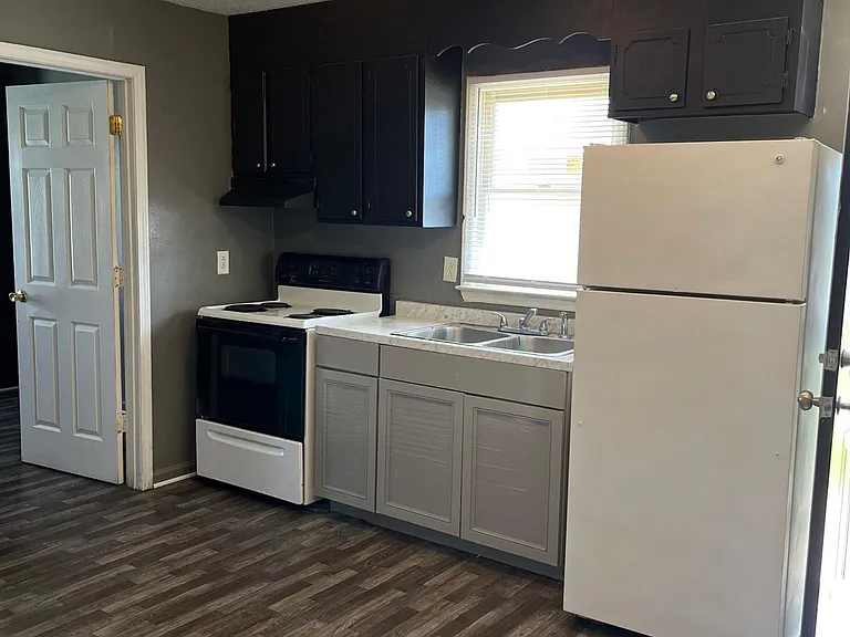 153 S Morrow Ave #F — Photo 3