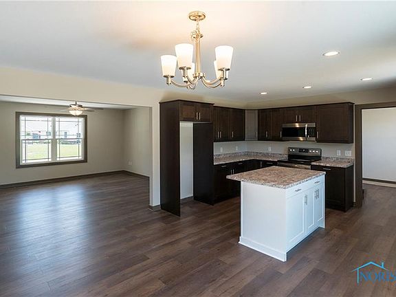 5th image of 1466 Circle Dr
