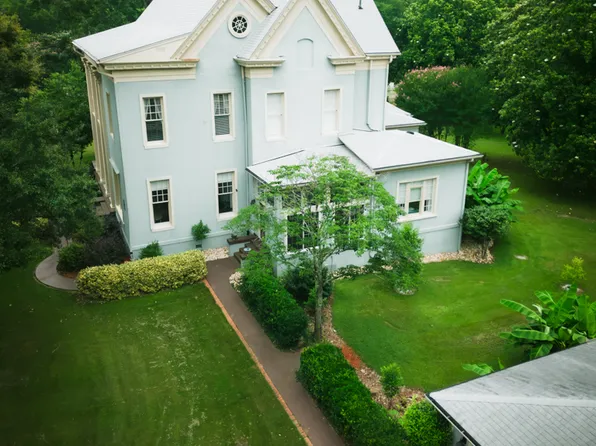 26 Magnolia St, Grantville, GA 30220