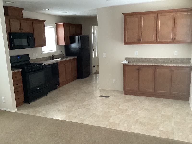 1st image of 900 W Columbia St #98