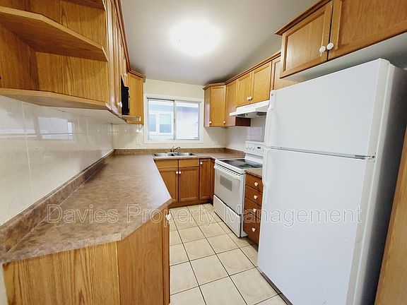 4th image of 6911 101st Ave NW