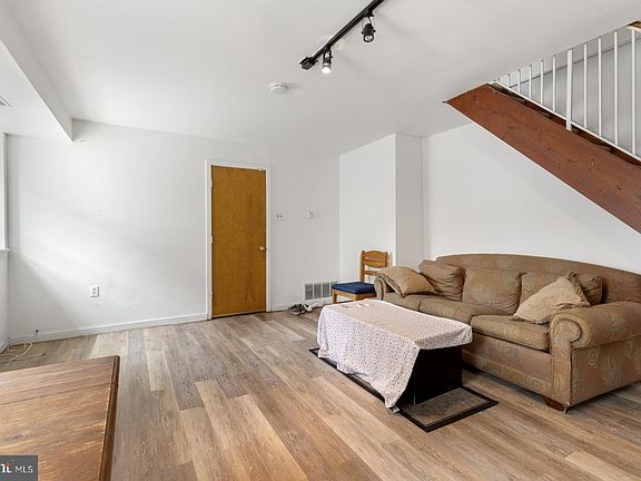 4th image of 846 Corinthian Ave #1