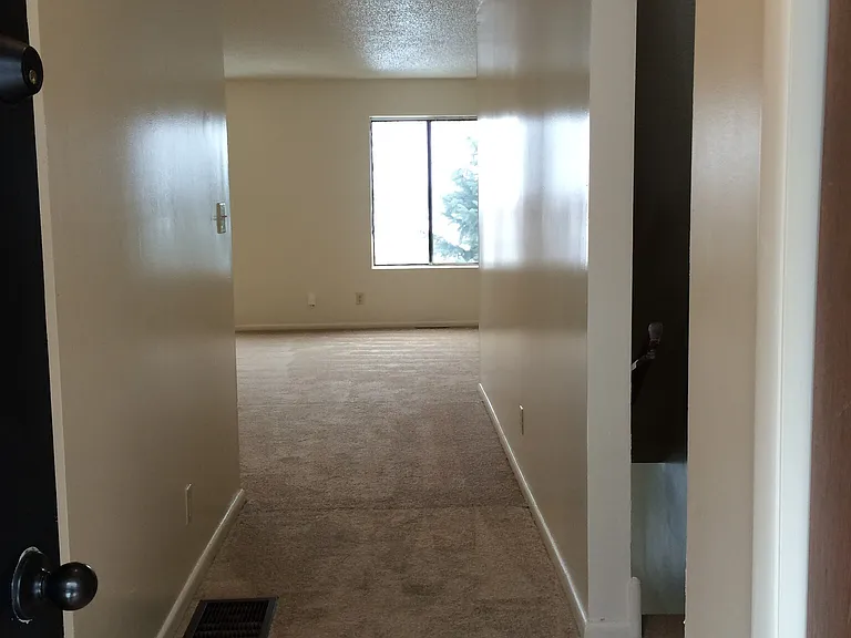 510-542 Hycliff Dr N — Photo 20