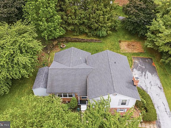 5th image of 1169 Long Valley Rd