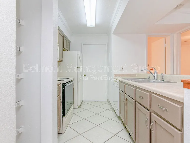 3004 Parkway Blvd #209 — Photo 6