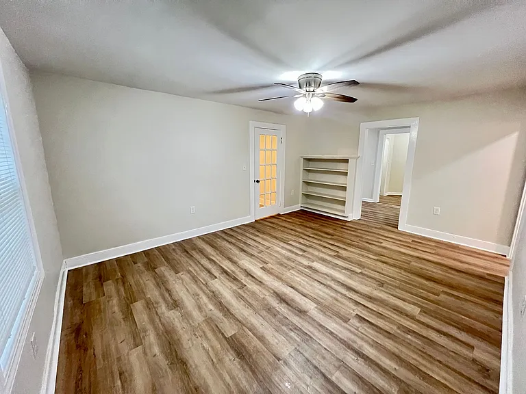 308 N Washington St — Photo 2