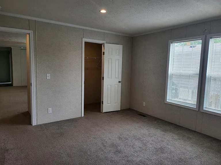 Willowbrook Place — Photo 35