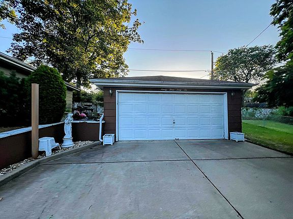 3rd image of 9346 S 82nd Ct