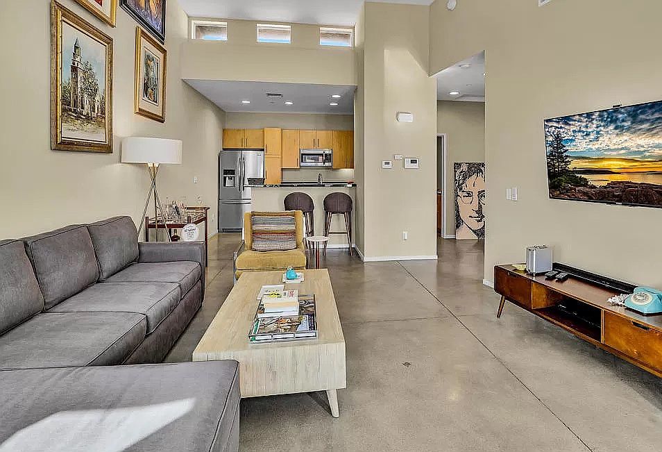 1st image of 3656 Sunburst Blvd
