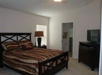 4th image of 1098 Macon Dr