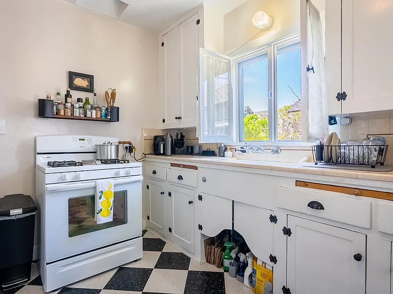 311 W Lime Ave — Photo 12