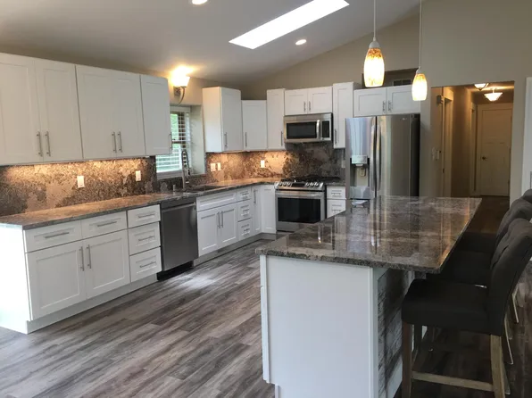 824 Horns Corners Rd, Cedarburg, WI 53012