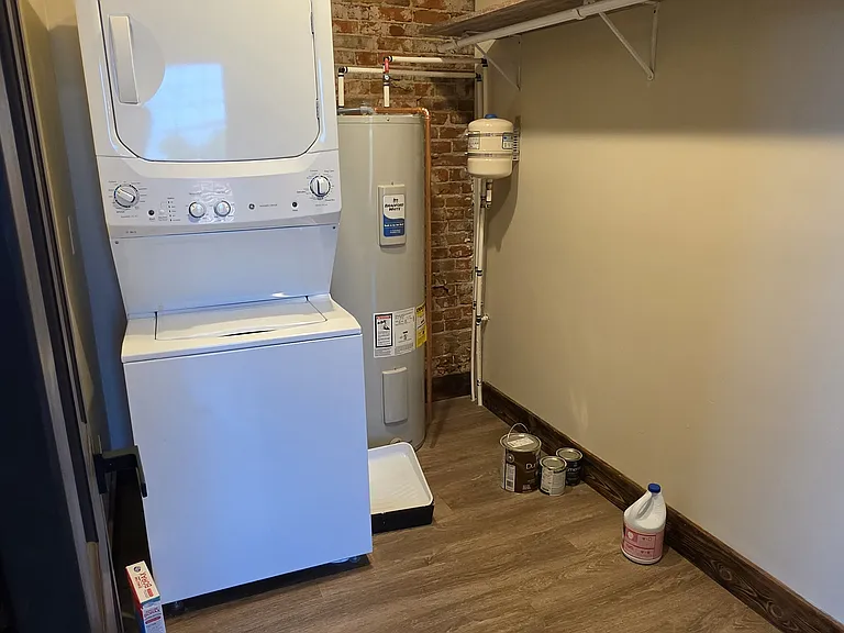 324 Main St #1 — Photo 7