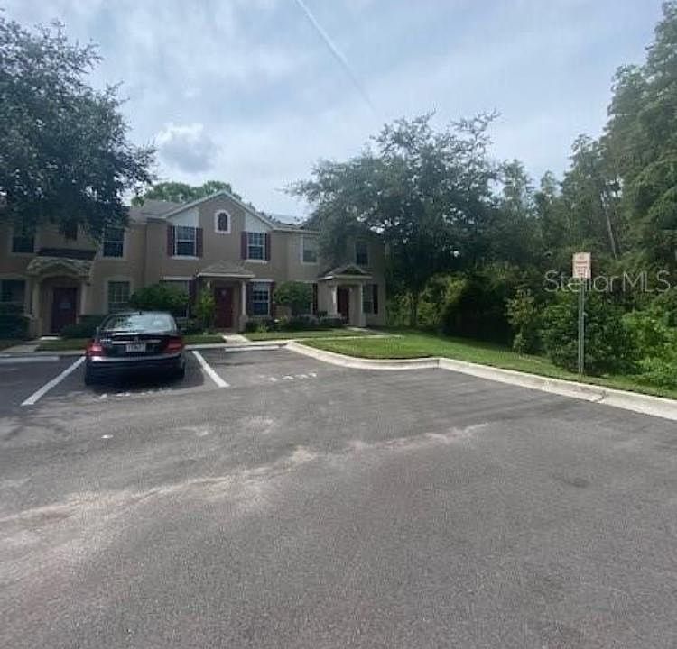 1st image of 1435 Lyonshire Dr #1435