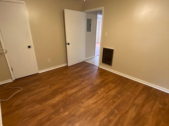 4th image of 5015 Oleander Dr