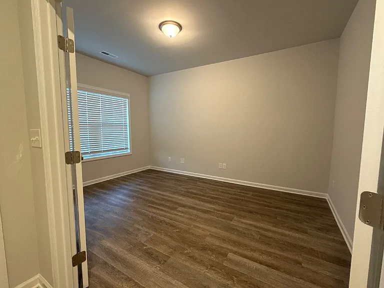 102 Ranna Dr — Photo 3