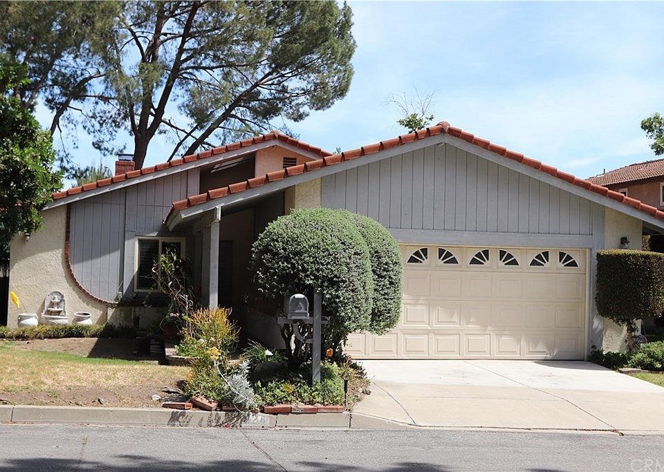 1st image of 824 Stanislaus Cir