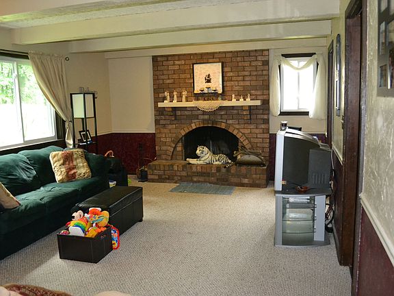 4th image of 2049 Jamestown Dr SE