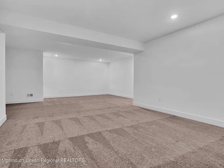 110 Woolley Ct — Photo 27