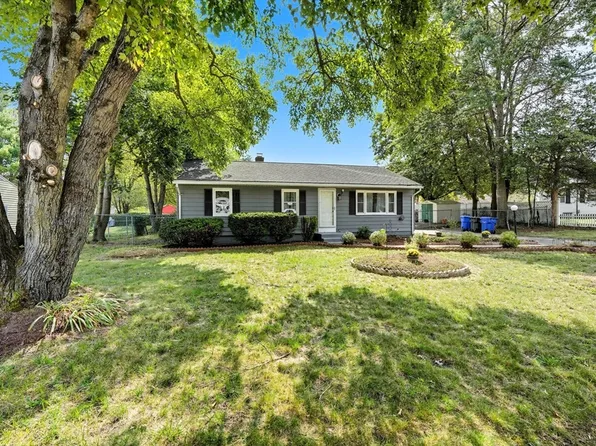 15 Southern Rd, Springfield, MA 01129