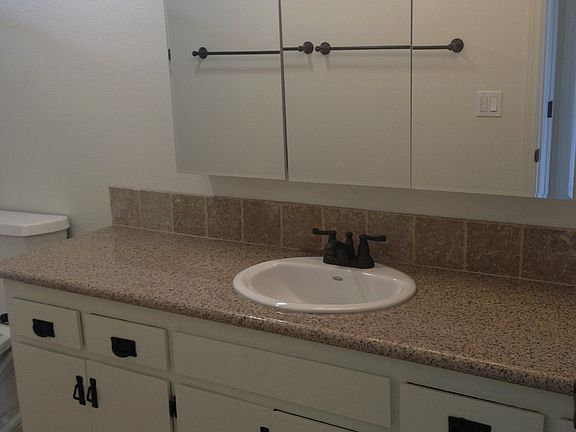 3rd image of 393 Magnolia Ave #6