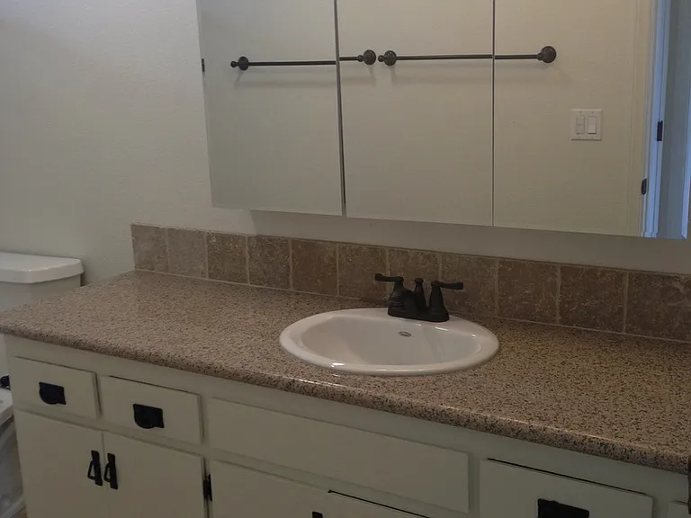 393 Magnolia Ave — Photo 3