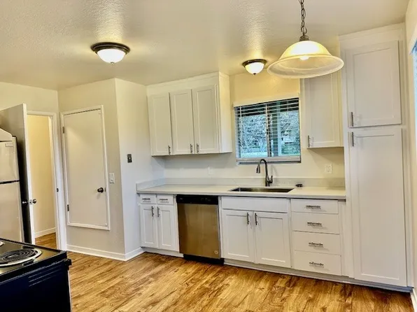 137 Ford Rd APT A3, Carmel Valley, CA 93924