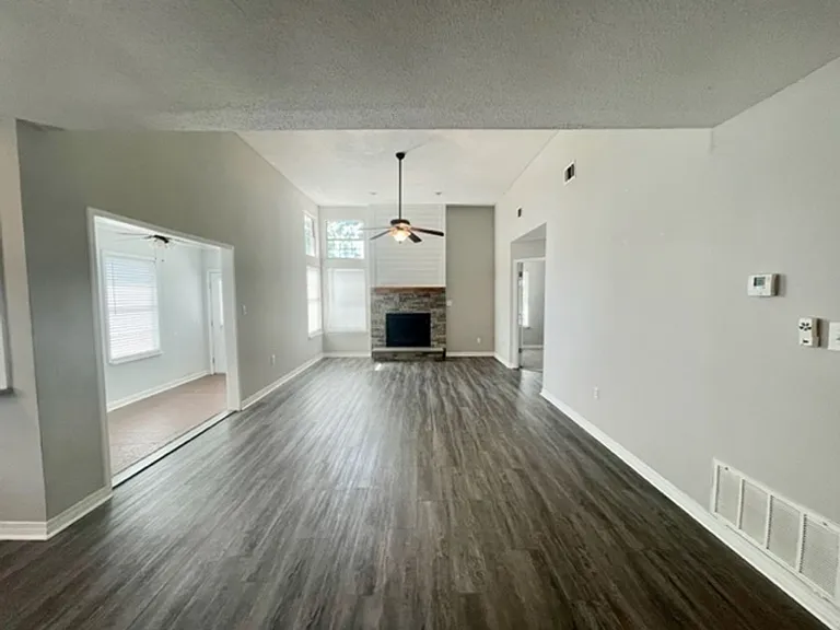 815 Boulevard De Lorleans — Photo 4