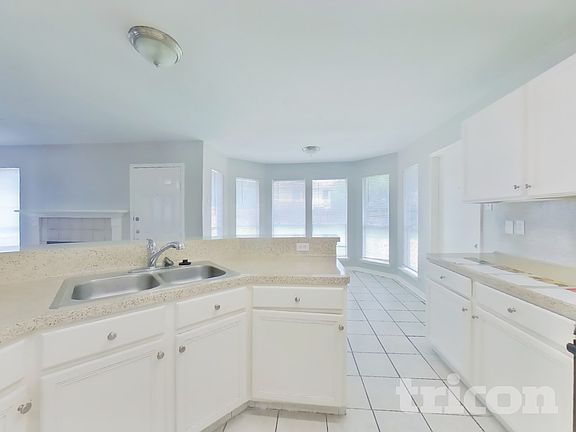 5th image of 1702 Glacier Blue Dr
