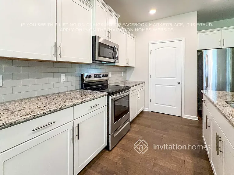 8026 Forest Hills Dr — Photo 6