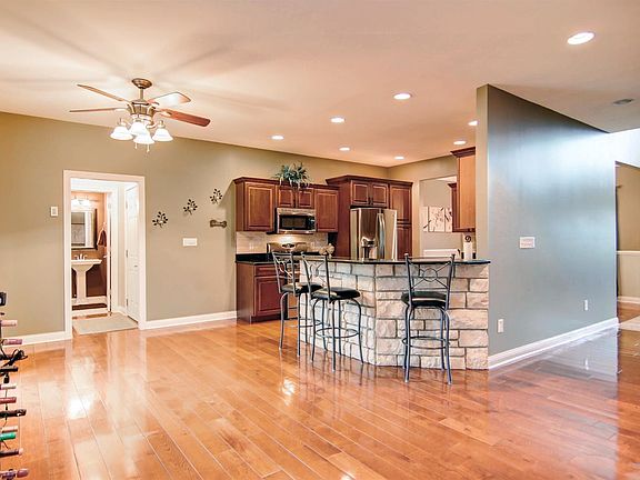 4th image of 9325 W 94th Pl