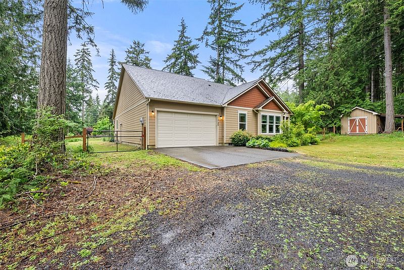 3rd image of 113 35 Hazel Drive