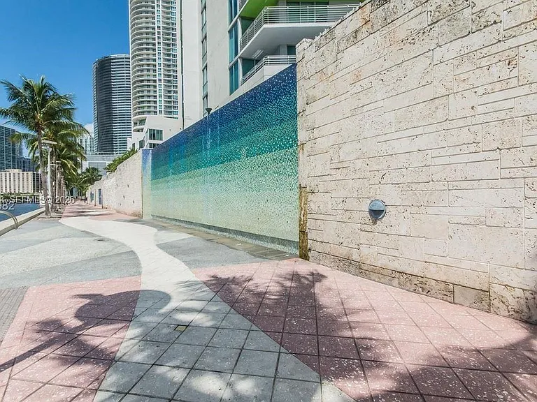 335 Biscayne Blvd #3808 — Photo 40