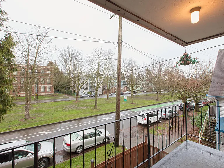 539 NE Ravenna Blvd #3 — Photo 2