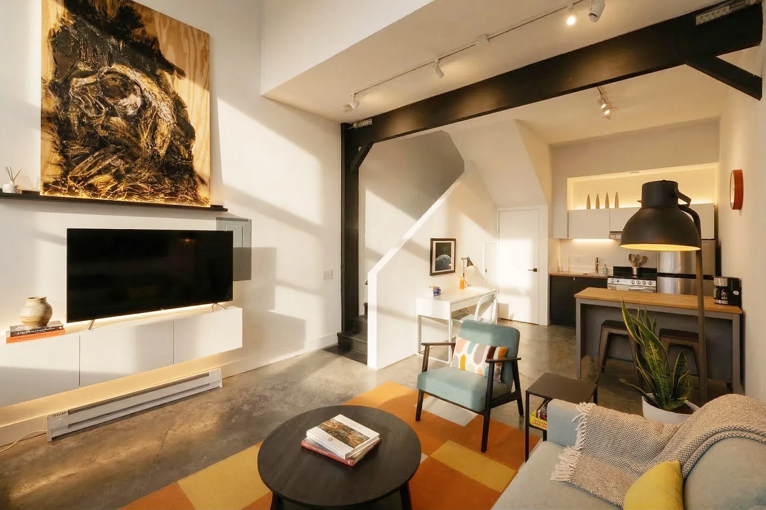 1 bed, 1.0 bath, 721 sqft, $2,036 — Photo 3