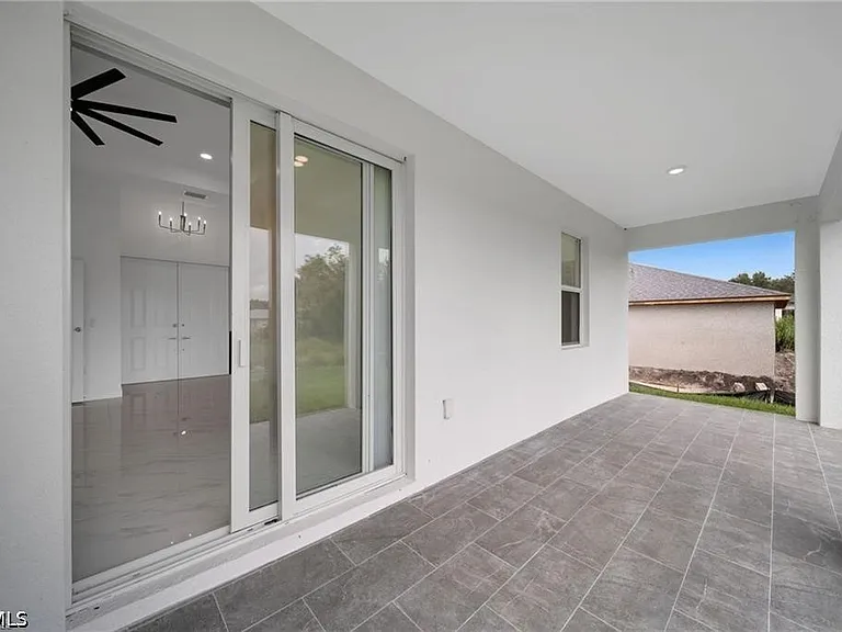 438 Poplar St — Photo 27