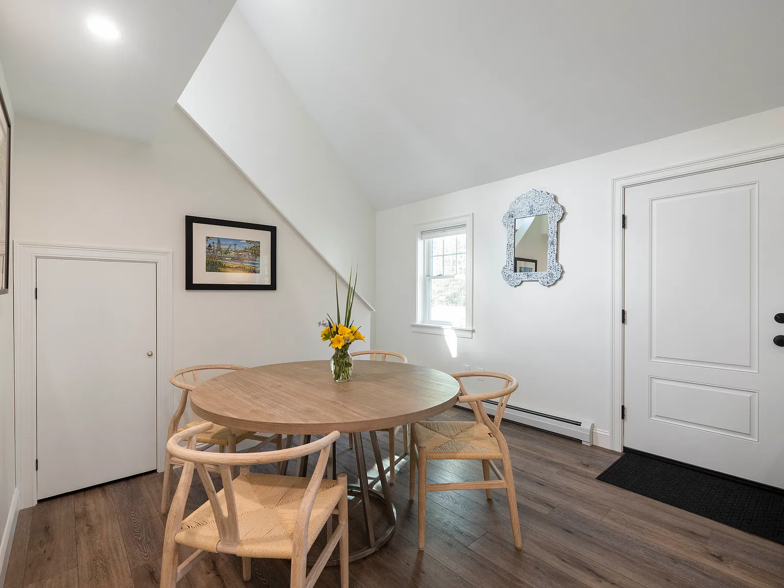 2 bed, 1000 sqft, $2,500 — Photo 2