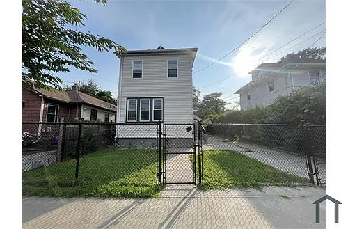 10932 176th St Photo 1