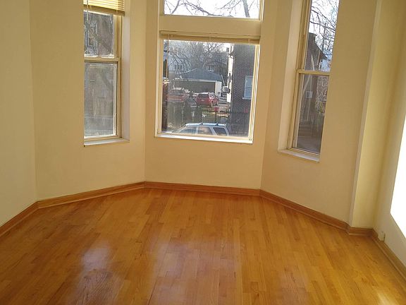 2nd image of 2041 N Keeler Ave #2
