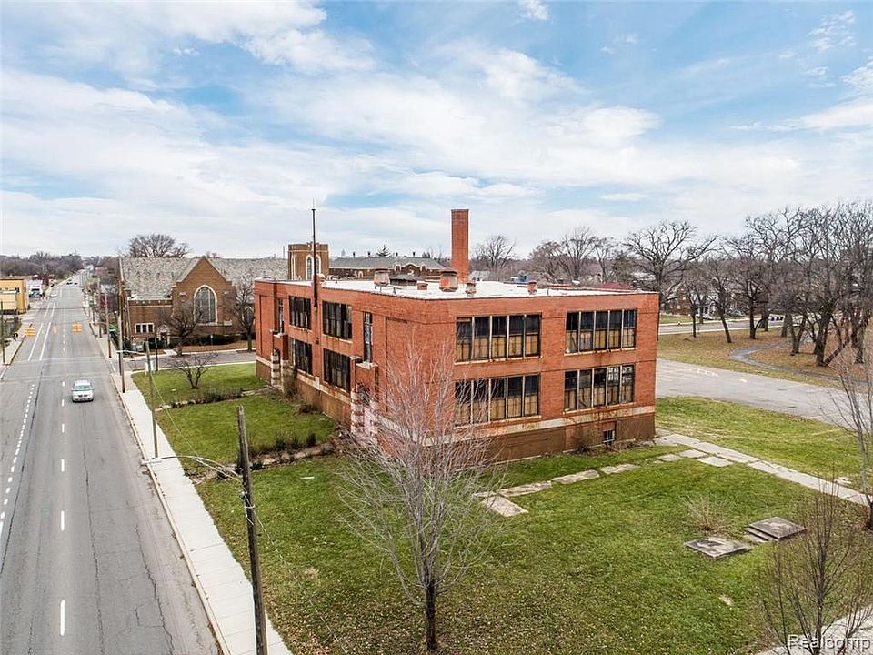 1st image of 8411 E Forest Ave