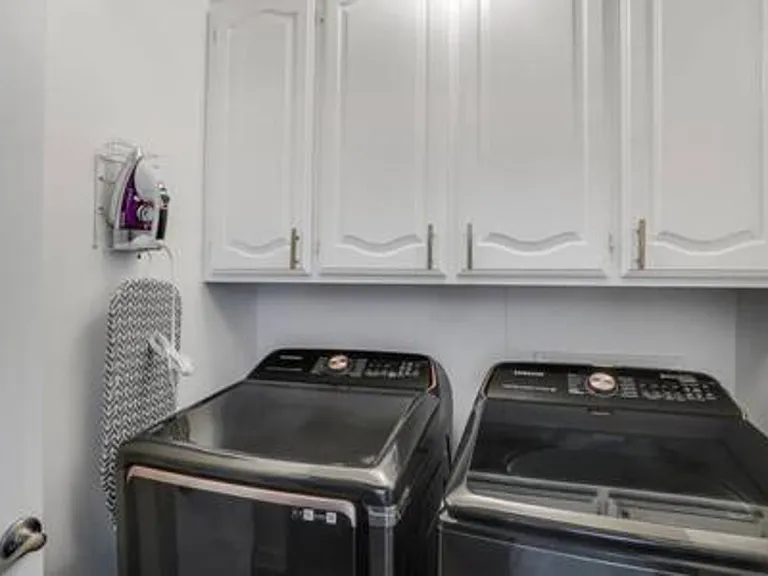 Darvany Dr — Photo 47