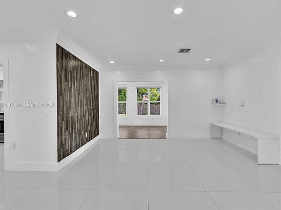 5th image of 1647 NE 146th St #0
