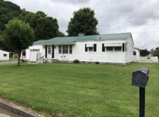 1303 Circle Dr, Elizabethton, TN 37643