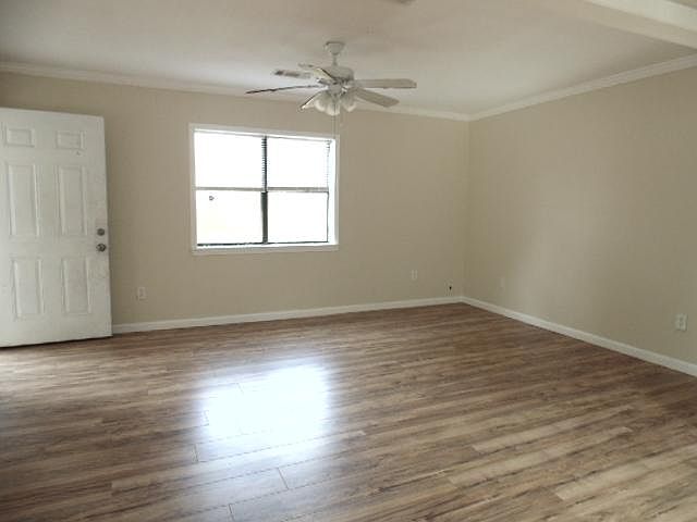 2nd image of 4390 Jefferson St