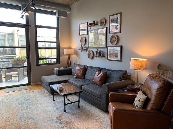 3rd image of 900 N Kingsbury St APT 1105